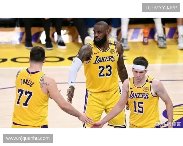 詹姆斯赛季首战表现抢眼 湖人力克勇士迎来开门红